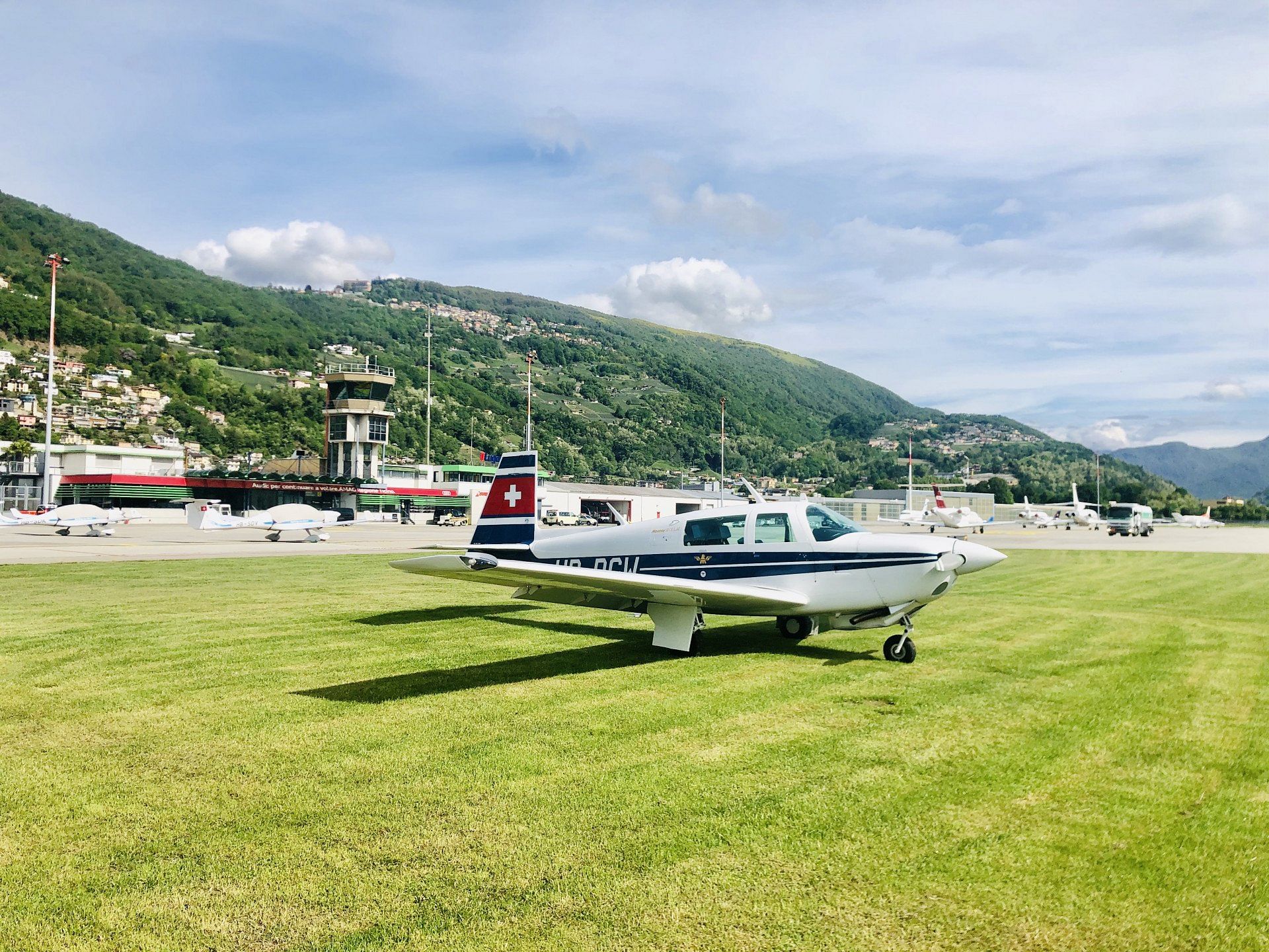 The translation of "Private Flight to Cannes" is already in English